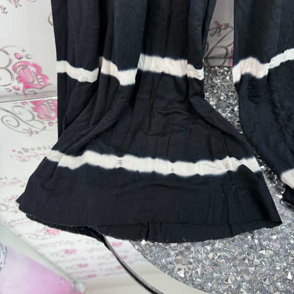 Hodges flare pants wide leg, comfy, Black and White Striped Flare Pants - Picture 4 of 12